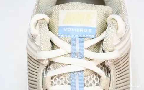 FB8825-111 Vomero   Oatmeal Zoom Nike 5  0629
